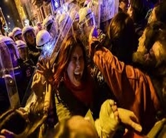 Turkish Police Fires Tear Gas On Women's Day March